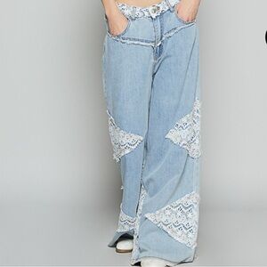 NWOT POL Light Wash Lace-Trim Wide Leg Jeans Size Small